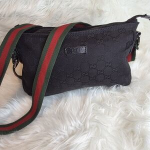 Gucci GG Black Crossbody Bag with Sherryline Green and Red Adjustable Strap